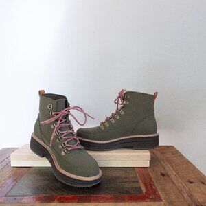 Teva Midform Boots - Olive with Pink Laces, Size 7
